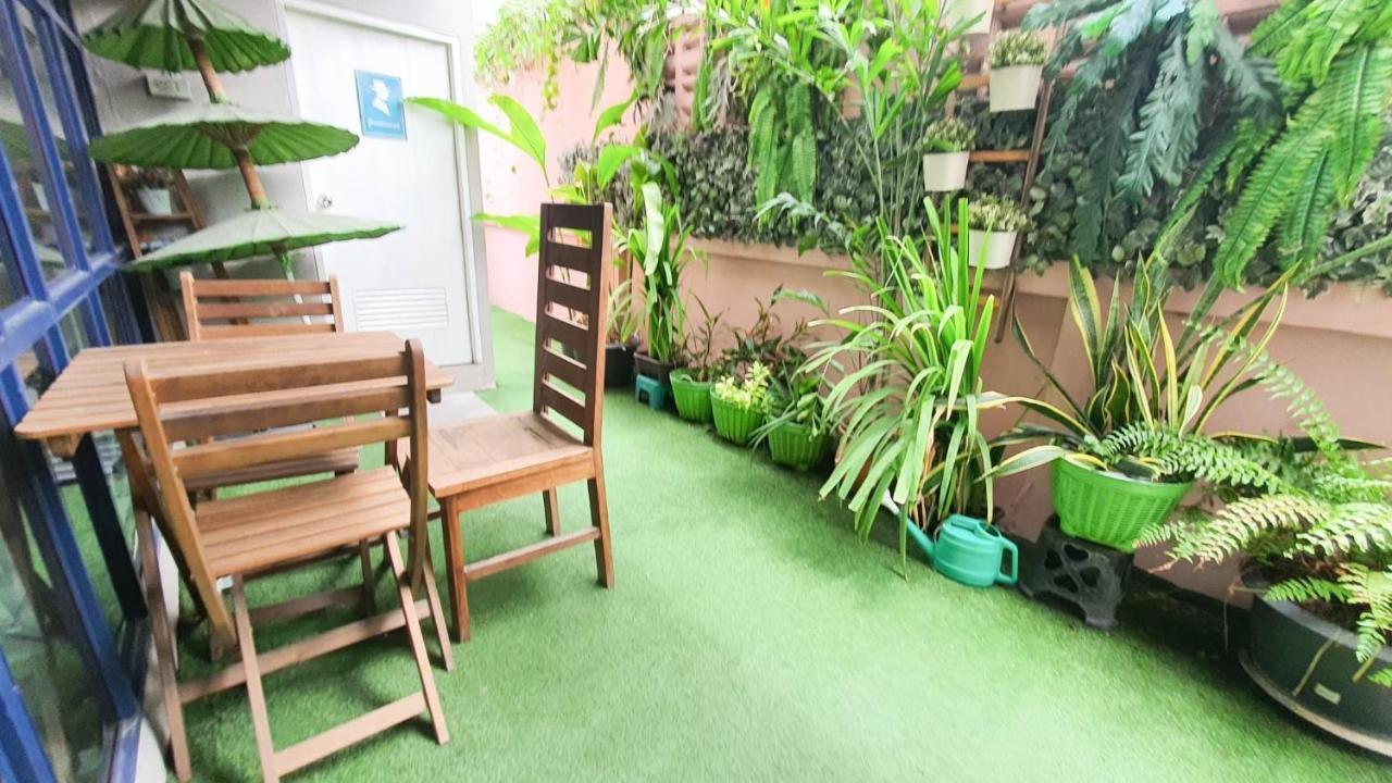 Roomquest Bangkok Ratchada Exteriör bild